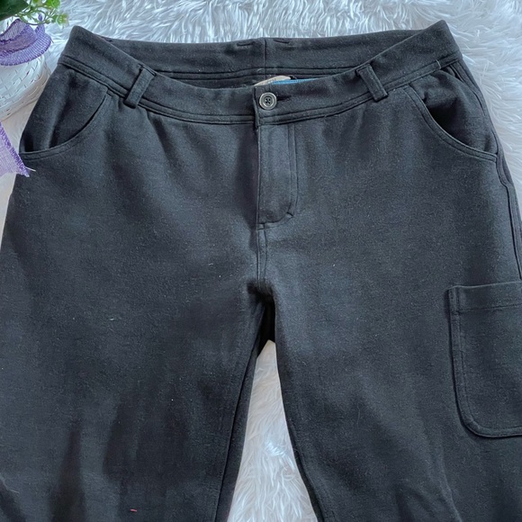 Duluth Trading Womens pants 8 active stretch black boot cut - Picture 3 of 6